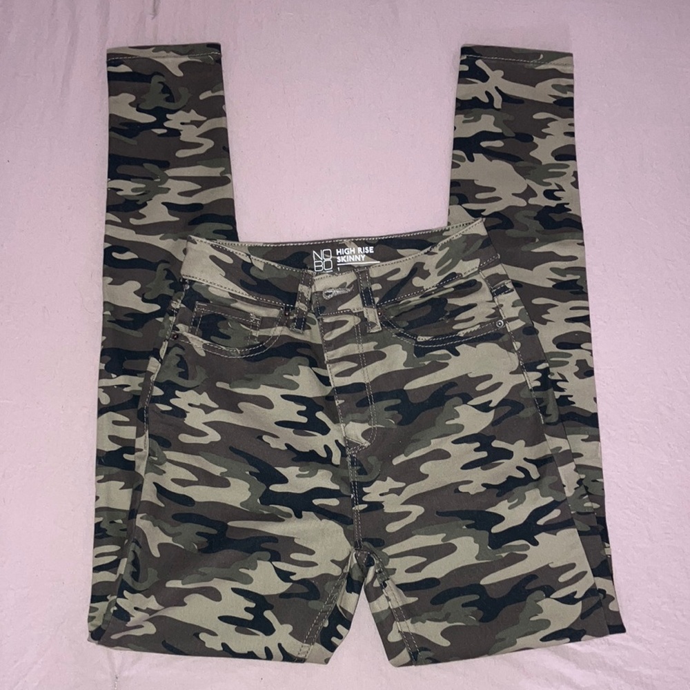 No Boundaries High Rose Skinny Camo Jeans size 1 NWOT